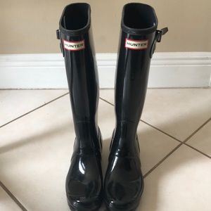 Black hunter rain boots